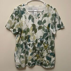 Alfred dunner ladies size medium jeweled polyester shirt.